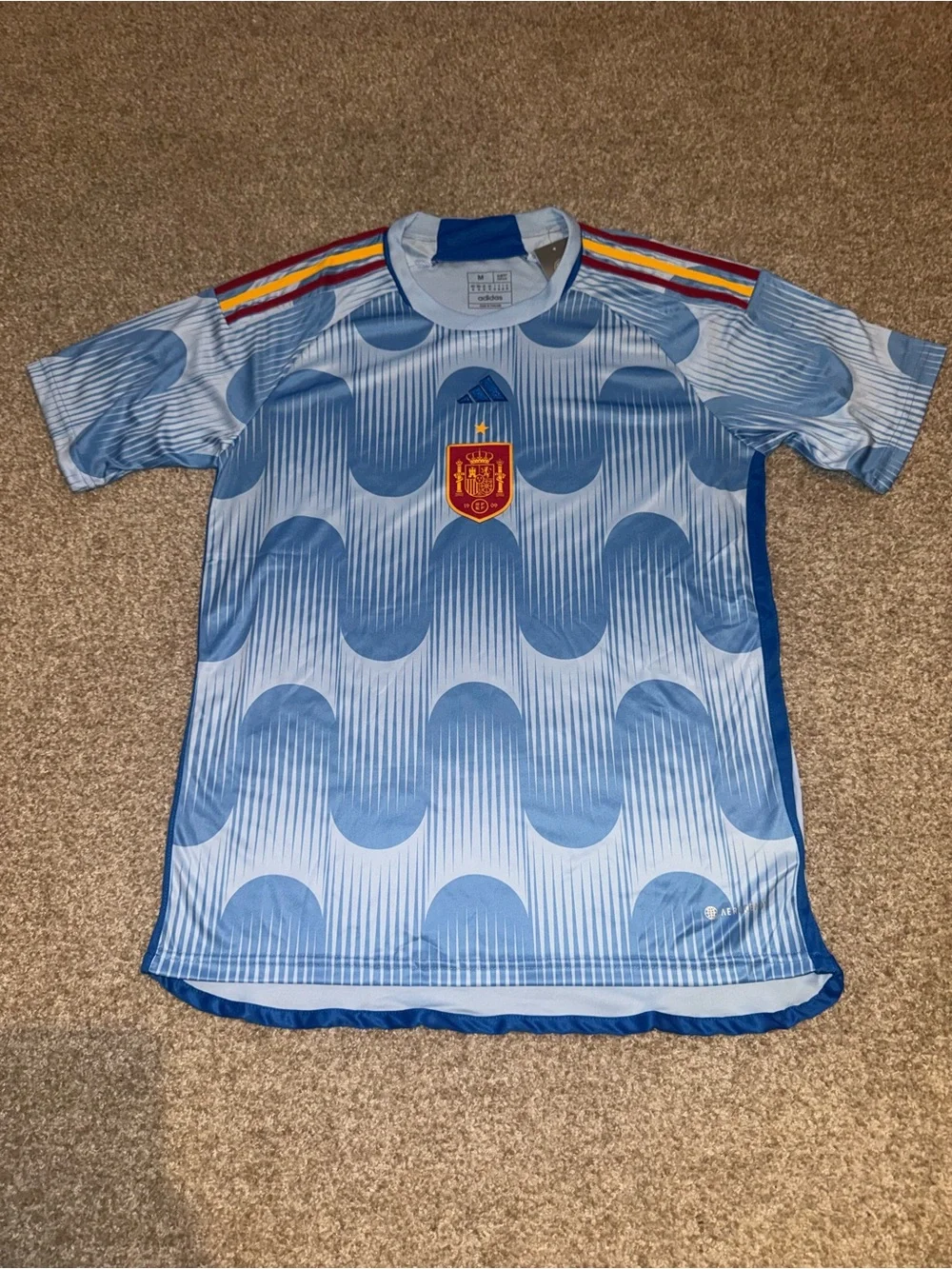 Adidas Spain 2022 Men’s Away Soccer Jersey 🆕 - Picture 1 of 7
